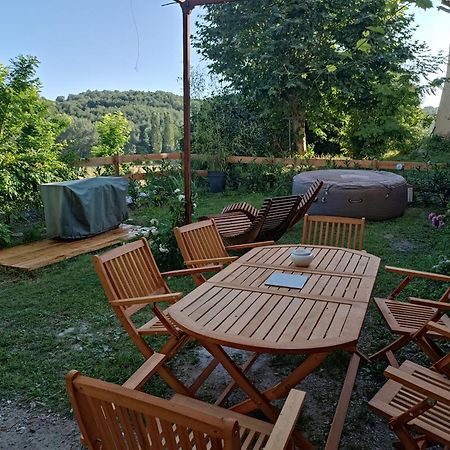 Jolie Maisonnette Niozelles Bagian luar foto