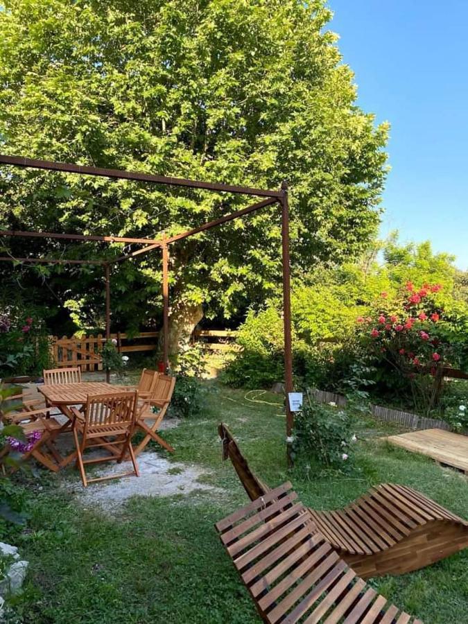 Jolie Maisonnette Niozelles Bagian luar foto