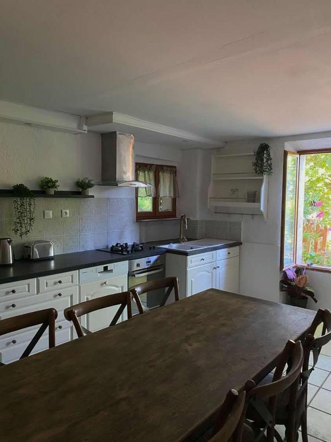 Jolie Maisonnette Niozelles Bagian luar foto
